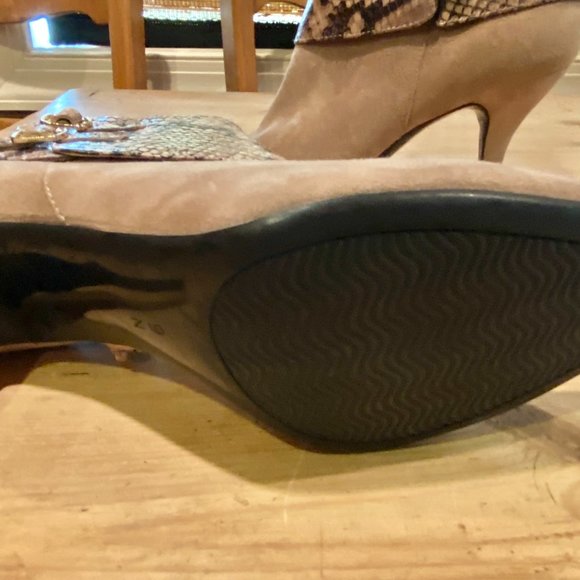 Vaneli Tan Suede Stiletto Ankle Boots | Size 9N with Python Print - Picture 4 of 6
